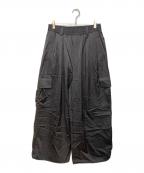 MAISON SPECIALメゾンスペシャル）の古着「Drapery Satin Prime-Wide Cargo Pants」｜グレー