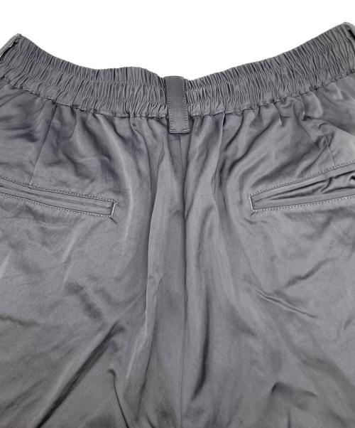 MAISON SPECIAL（メゾンスペシャル）MAISON SPECIAL (メゾンスペシャル) Drapery Satin Prime-Wide Cargo Pants グレー サイズ:1の古着・服飾アイテム