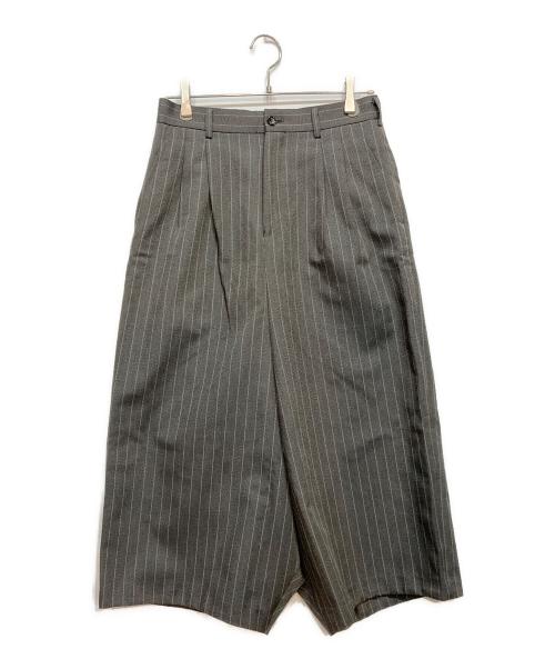 COMME des GARCONS COMME des GARCONS（コムデギャルソン コムデギャルソン）COMME des GARCONS COMME des GARCONS (コムデギャルソン コムデギャルソン) クロップド ストライプ パンツ グレー サイズ:XSの古着・服飾アイテム