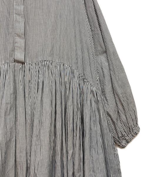 BEARDSLEY（ビアズリー）BEARDSLEY (ビアズリー) 先染めギャザーワンピース グレー サイズ:1の古着・服飾アイテム