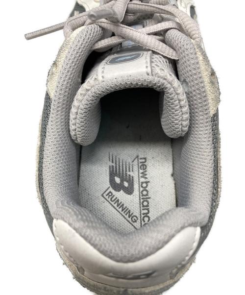 NEW BALANCE（ニューバランス）NEW BALANCE (ニューバランス) スニーカー グレー×ホワイト サイズ:23.5㎝の古着・服飾アイテム