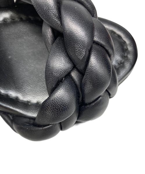 Christian Louboutin（クリスチャン・ルブタン）Christian Louboutin (クリスチャン・ルブタン) 編み込みサンダル ブラック サイズ:36 1/2の古着・服飾アイテム