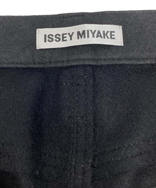 ISSEY MIYAKE（イッセイミヤケ）ISSEY MIYAKE (イッセイミヤケ) ウールパンツ ブラック サイズ:2の古着・服飾アイテム