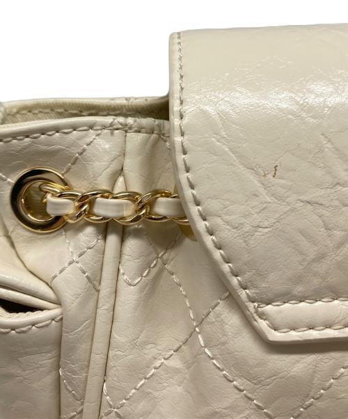 CHARLES & KEITH（チャールズアンドキース）CHARLES & KEITH (チャールズアンドキース) Duo ドゥオ ツーウェイフロントフラップバックパック ホワイトの古着・服飾アイテム