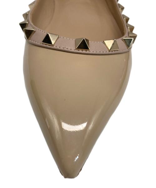 VALENTINO（ヴァレンティノ）VALENTINO (ヴァレンティノ) ロックスタッズエナメルレザーフラットシューズ ベージュ サイズ:38の古着・服飾アイテム