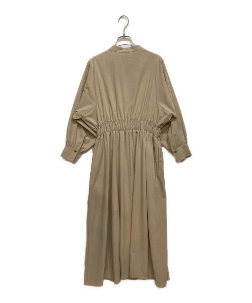 INED（イネド）INED (イネド) バンドカラーワンピース ベージュ サイズ:9 未使用品の古着・服飾アイテム