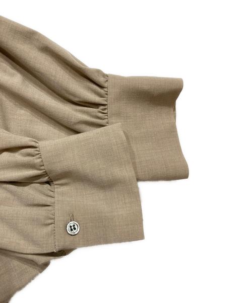 INED（イネド）INED (イネド) バンドカラーワンピース ベージュ サイズ:9 未使用品の古着・服飾アイテム