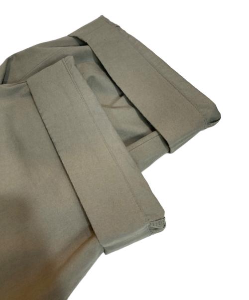 LOOPE（ルーペ）LOOPE (ルーペ) OUTSIDE PLEATED TROUSERS/アウトサイドプリーツトラウザーズ ベージュ サイズ:35（実寸参照）の古着・服飾アイテム