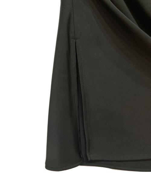 CLANE（クラネ）CLANE (クラネ) SATIN DRAPE TOPS ブラック サイズ:1 未使用品の古着・服飾アイテム