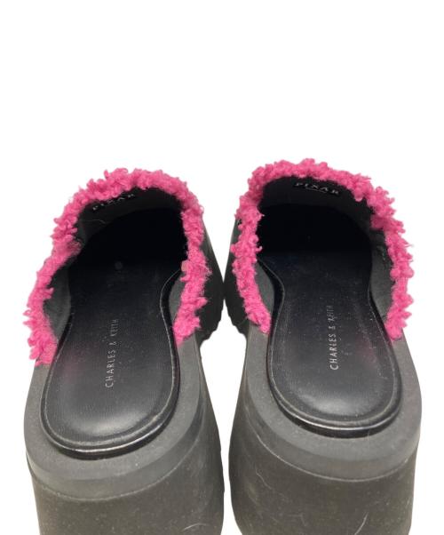 CHARLES & KEITH（チャールズアンドキース）CHARLES & KEITH (チャールズアンドキース) TOY STORY (トイストーリー) ロッツォ チェーンエンベリッシュドプラットフォームミュール ブラック サイズ:37の古着・服飾アイテム