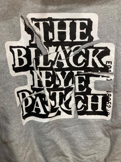 BlackEyePatch（ブラックアイパッチ）BlackEyePatch (ブラックアイパッチ) Torn OG Label Hoodie グレー サイズ:Mの古着・服飾アイテム