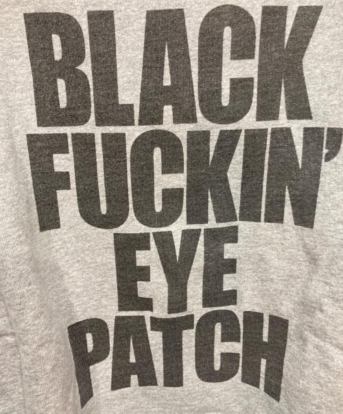 BlackEyePatch（ブラックアイパッチ）BlackEyePatch (ブラックアイパッチ) クルーネックスウェット グレー サイズ:Mの古着・服飾アイテム