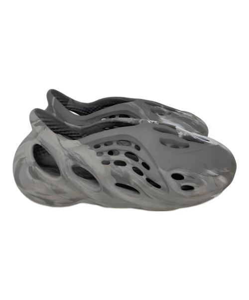 adidas（アディダス）adidas (アディダス) YEEZY FOAM RUNNER グレー サイズ:US7の古着・服飾アイテム