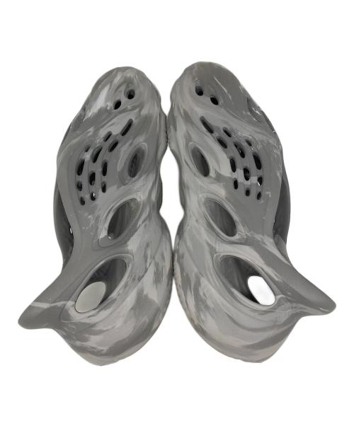 adidas（アディダス）adidas (アディダス) YEEZY FOAM RUNNER グレー サイズ:US7の古着・服飾アイテム