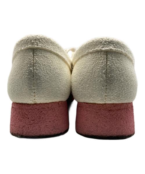 CLARKS（クラークス）CLARKS (クラークス) ワラビースエードシューズ アイボリー サイズ:23.5の古着・服飾アイテム