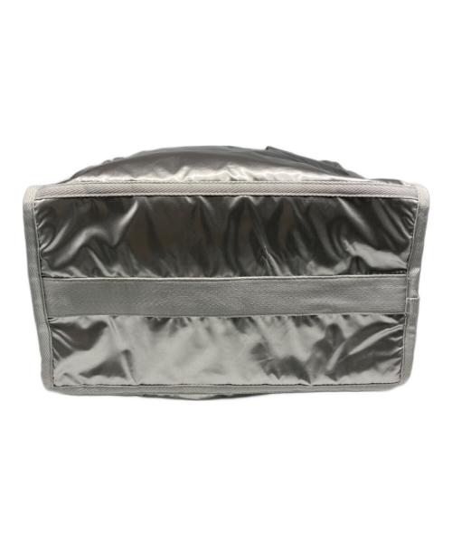LeSportsac（レスポートサック）LeSportsac (レスポートサック) ひとりっぷ (ヒトリップ) ONE DAY CABIN シルバーの古着・服飾アイテム