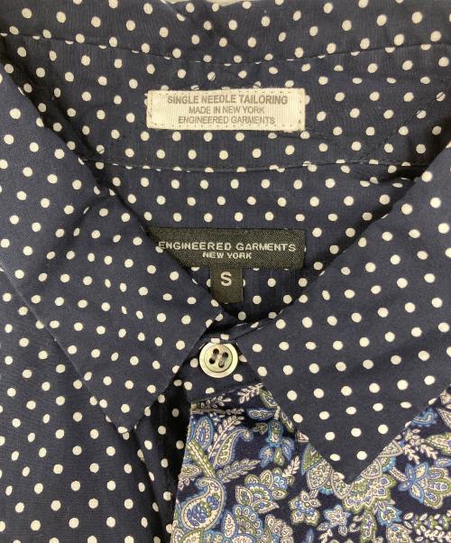 Engineered Garments（エンジニアド ガーメンツ）Engineered Garments (エンジニアド ガーメンツ) Combo Short Collar Shirt - Cotton Big Polka Dot Sateen - Navy ネイビー サイズ:Sの古着・服飾アイテム