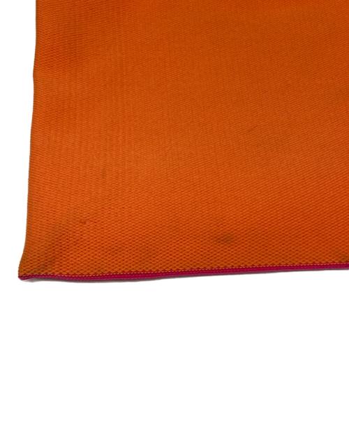 GOOD GOODS ISSEY MIYAKE（グッドグッズ イッセイミヤケ）GOOD GOODS ISSEY MIYAKE (グッドグッズ イッセイミヤケ) MOKKO FLAP POUCH オレンジの古着・服飾アイテム