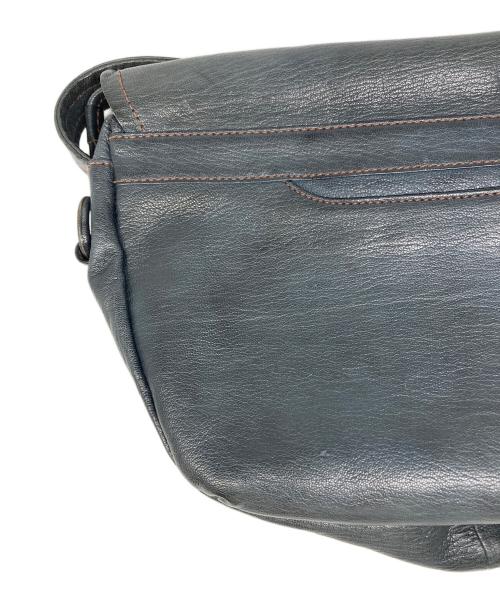 genten（ゲンテン）genten (ゲンテン) レザーフラップショルダーバッグ ネイビーの古着・服飾アイテム