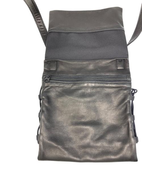 YOHJI YAMAMOTO（ヨウジヤマモト）YOHJI YAMAMOTO (ヨウジヤマモト) GARMENT LEATHER BOTTLE SACOCHE ブラックの古着・服飾アイテム