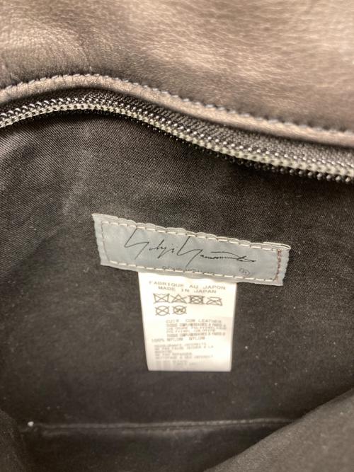 YOHJI YAMAMOTO（ヨウジヤマモト）YOHJI YAMAMOTO (ヨウジヤマモト) GARMENT LEATHER BOTTLE SACOCHE ブラックの古着・服飾アイテム
