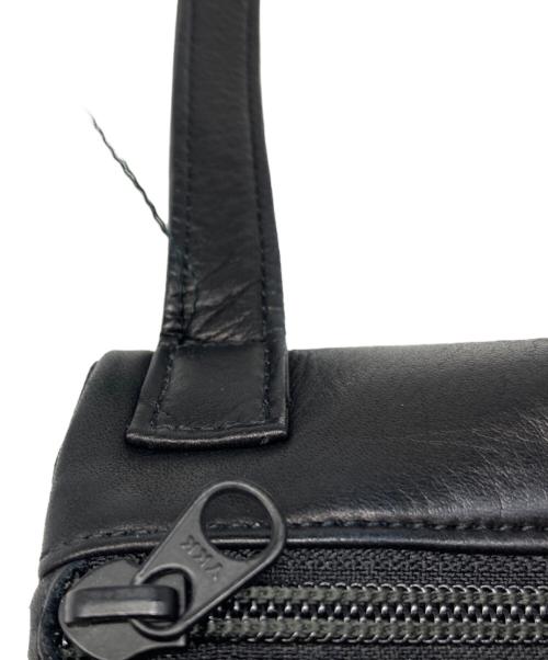 YOHJI YAMAMOTO（ヨウジヤマモト）YOHJI YAMAMOTO (ヨウジヤマモト) GARMENT LEATHER BOTTLE SACOCHE ブラックの古着・服飾アイテム