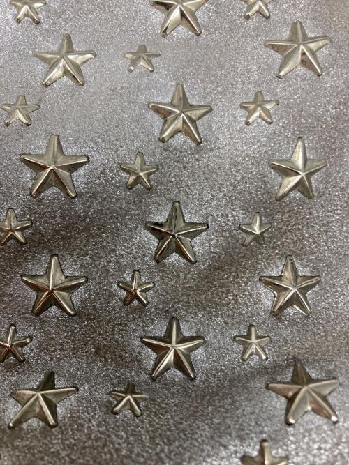 JIMMY CHOO（ジミーチュウ）JIMMY CHOO (ジミーチュウ) クラッチバッグ シルバーの古着・服飾アイテム