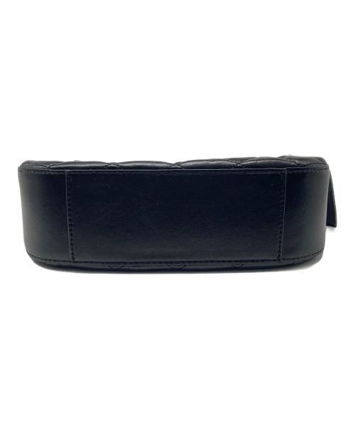 CHARLES & KEITH（チャールズアンドキース）CHARLES & KEITH (チャールズアンドキース) ジェイニーキルトパールバッグ ブラックの古着・服飾アイテム