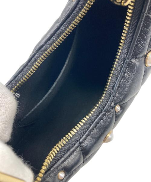 CHARLES & KEITH（チャールズアンドキース）CHARLES & KEITH (チャールズアンドキース) ジェイニーキルトパールバッグ ブラックの古着・服飾アイテム