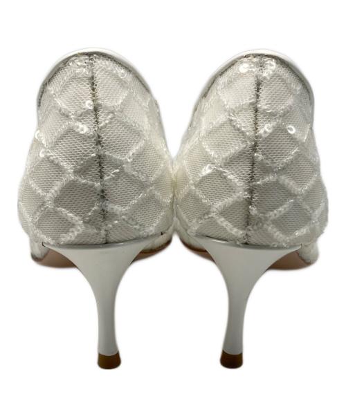 Roger Vivier（ロジェ ヴィヴィエ）Roger Vivier (ロジェ ヴィヴィエ) ヒールパンプス ホワイト サイズ:35の古着・服飾アイテム