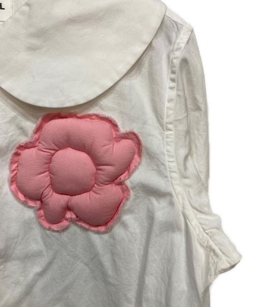 COMME des GARCONS GIRL（コムデギャルソンガール）COMME des GARCONS GIRL (コムデギャルソンガール) 丸襟 フラワーパッチブラウス ホワイト サイズ:Sの古着・服飾アイテム