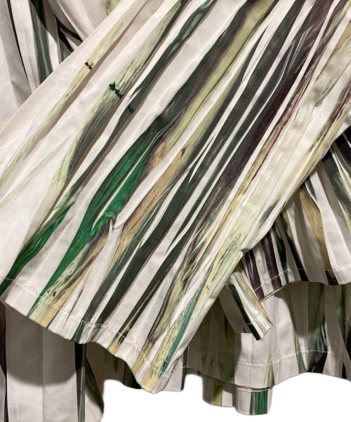 RIM.ARK（リムアーク）RIM.ARK (リムアーク) Movement pleats tops（ムーブメントプリーツトップス） グリーン サイズ:FREEの古着・服飾アイテム