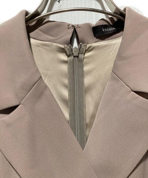 anuans（アニュアンス）anuans (アニュアンス) ダブルサテンテーラードフレアワンピース ブラウン サイズ:S 未使用品の古着・服飾アイテム