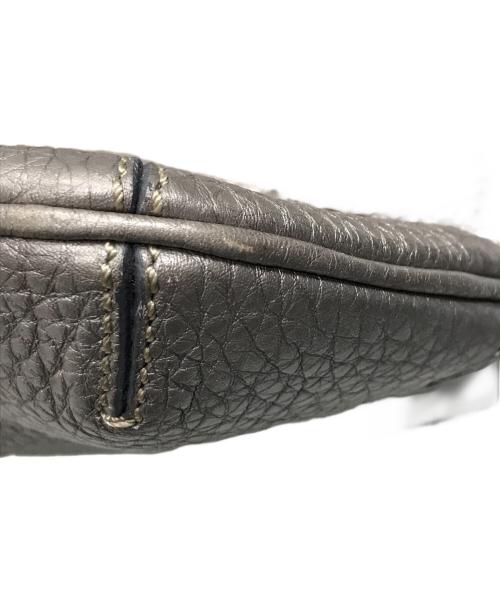 FENDI（フェンディ）FENDI (フェンディ) ショルダーバッグ グレーの古着・服飾アイテム