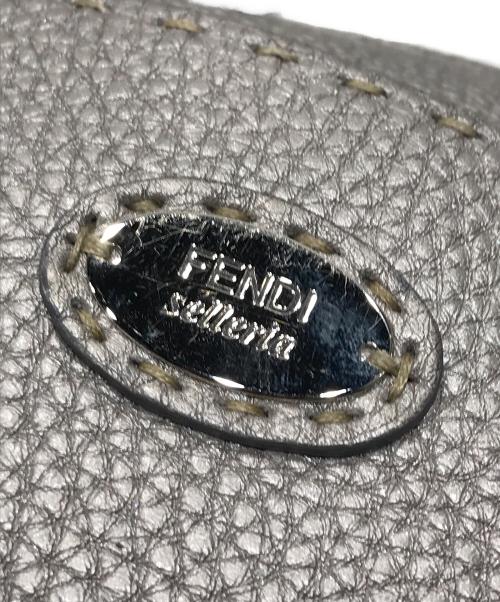 FENDI（フェンディ）FENDI (フェンディ) ショルダーバッグ グレーの古着・服飾アイテム