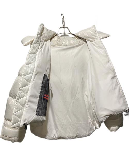 VALENTINO（ヴァレンティノ）VALENTINO (ヴァレンティノ) VLTNパッチダウンジャケット ホワイト サイズ:ｘｓの古着・服飾アイテム