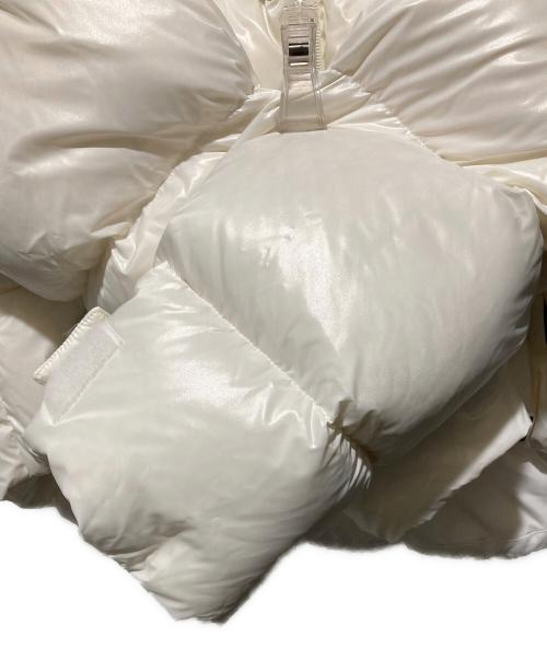 VALENTINO（ヴァレンティノ）VALENTINO (ヴァレンティノ) VLTNパッチダウンジャケット ホワイト サイズ:ｘｓの古着・服飾アイテム