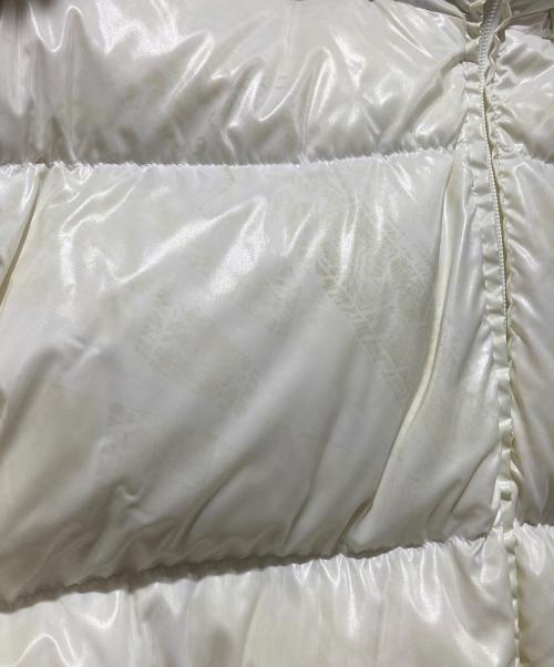 VALENTINO（ヴァレンティノ）VALENTINO (ヴァレンティノ) VLTNパッチダウンジャケット ホワイト サイズ:ｘｓの古着・服飾アイテム