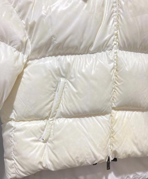VALENTINO（ヴァレンティノ）VALENTINO (ヴァレンティノ) VLTNパッチダウンジャケット ホワイト サイズ:ｘｓの古着・服飾アイテム