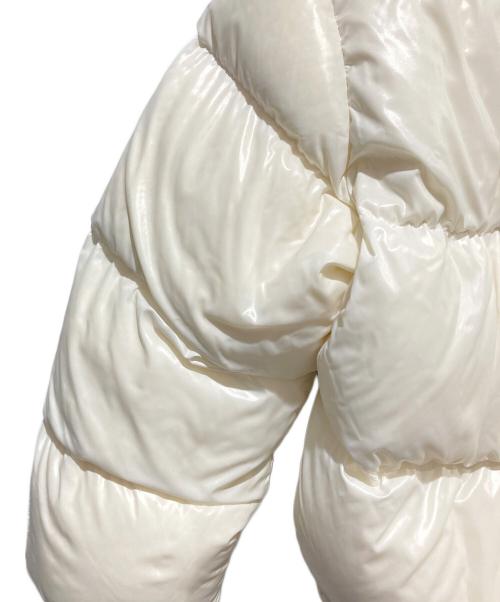 VALENTINO（ヴァレンティノ）VALENTINO (ヴァレンティノ) VLTNパッチダウンジャケット ホワイト サイズ:ｘｓの古着・服飾アイテム