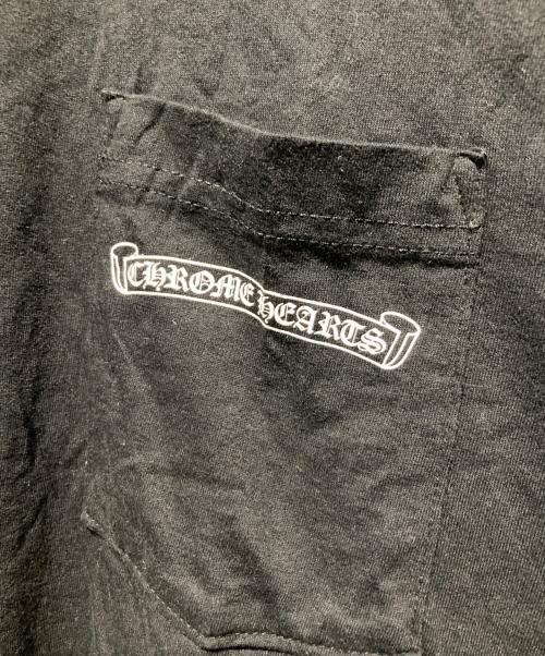 CHROME HEARTS（クロムハーツ）CHROME HEARTS (クロムハーツ) Arch Logoプリント ポケット 半袖Tシャツ ブラック サイズ:XLの古着・服飾アイテム