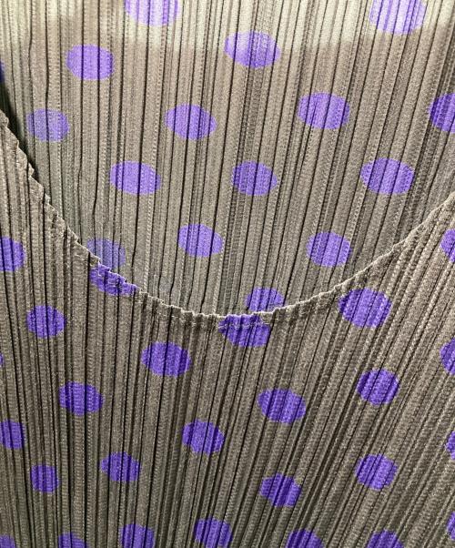 PLEATS PLEASE（プリーツプリーズ）PLEATS PLEASE (プリーツプリーズ) ドット柄ノースリーブカットソー グレー×パープル サイズ:3の古着・服飾アイテム
