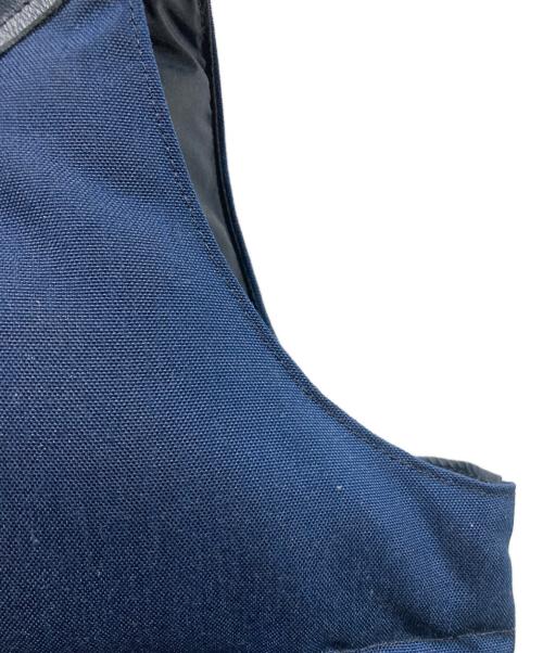 BEAMS（ビームス）BEAMS (ビームス) RockyMountainFeatherBed (ロッキーマウンテンフェザーベッド) BRIEFING (ブリーフィング) トリプルコラボダウンベスト ネイビー サイズ:36の古着・服飾アイテム