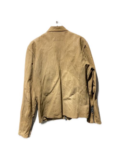 ISAMU KATAYAMA BACKLASH（イサムカタヤマ・バックラッシュ）ISAMU KATAYAMA BACKLASH (イサムカタヤマ・バックラッシュ) パンチング加工ゴートレザージャケット ベージュ サイズ:3の古着・服飾アイテム