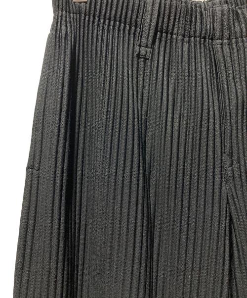 HOMME PLISSE ISSEY MIYAKE（オム プリッセ イッセイ ミヤケ）HOMME PLISSE ISSEY MIYAKE (オムプリッセ イッセイ ミヤケ) 15AW BASICS pleated pants ブラック サイズ:SIZE 2の古着・服飾アイテム