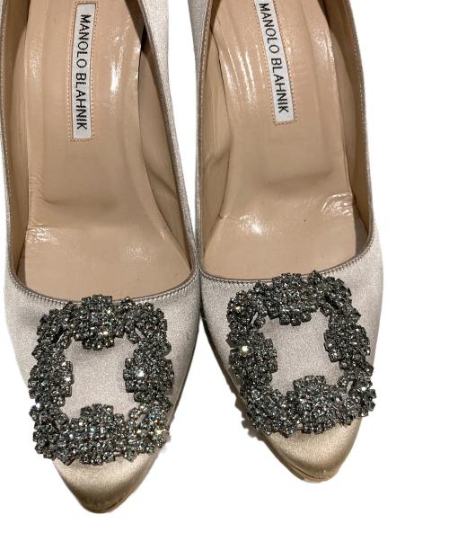Manolo Blahnik（マノロブラニク）Manolo Blahnik (マノロブラニク) HANGISビジューヒールパンプス ベージュ サイズ:37の古着・服飾アイテム