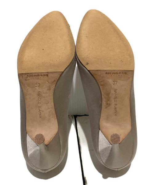 Manolo Blahnik（マノロブラニク）Manolo Blahnik (マノロブラニク) HANGISビジューヒールパンプス ベージュ サイズ:37の古着・服飾アイテム