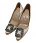 Manolo Blahnik（マノロブラニク）の古着「HANGISビジューヒールパンプス」｜ベージュ