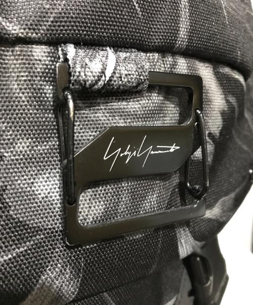 Yohji Yamamoto pour homme（ヨウジヤマモト プールオム）Yohji Yamamoto pour homme (ヨウジヤマモト プールオム) New Era (ニューエラ) SKULL&ROSE PRINT RUCKSACK ブラックの古着・服飾アイテム