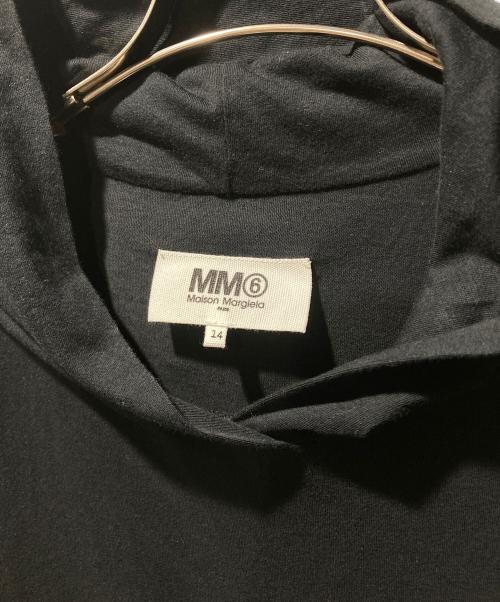 MM6 Maison Margiela（エムエムシックスメゾンマルジェラ）MM6 Maison Margiela (エムエムシックスメゾンマルジェラ) 変形ロゴパーカー ブラック サイズ:14の古着・服飾アイテム